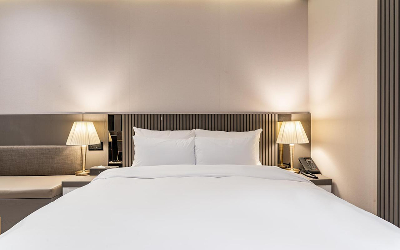 Bedroom 3, Cheonan Western Hotel, Cheonan