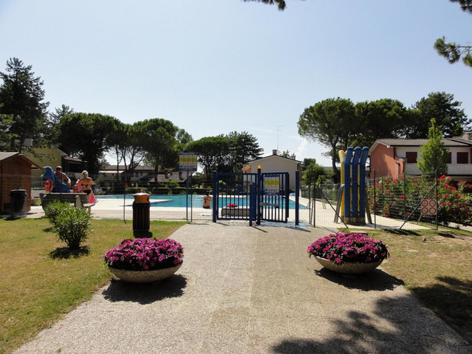 Garden 4, House with pools and outdoor space, Venezia