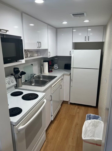 Private kitchen 3, Berkshire Beach Club, Broward