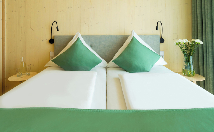 Bedroom 5, Hotel Krone, Donau-Ries
