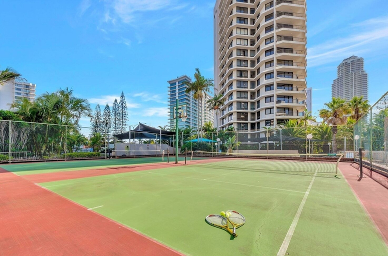 Tennis court 5, Stylish 3BRM Haven in Surfers Paradise, Gold Coast