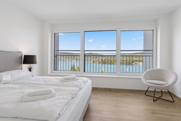 Room 2, Maria Blick Lake View Apartments, Klagenfurt Land