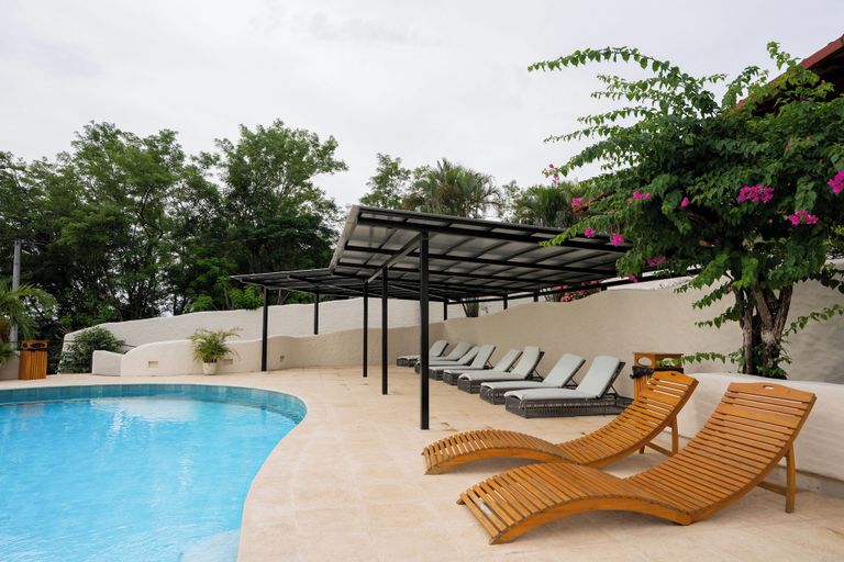 Pool 3, Pelican Eyes Hotel and Resort, Tola