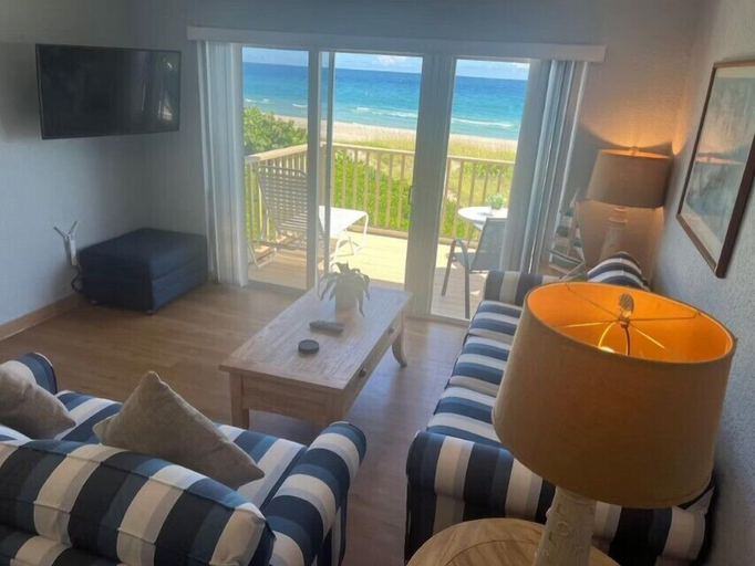 Living area 4, Berkshire Beach Club, Broward