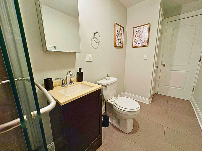 Bathroom 4, Furnished 1BR - Woodlawn 2W, Cook