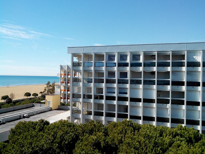 2, Beachside apartment with terrace, Venezia