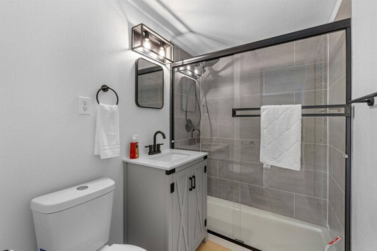 Bathroom, Coastal 2-Bedroom Home Minutes to Beach, Sarasota