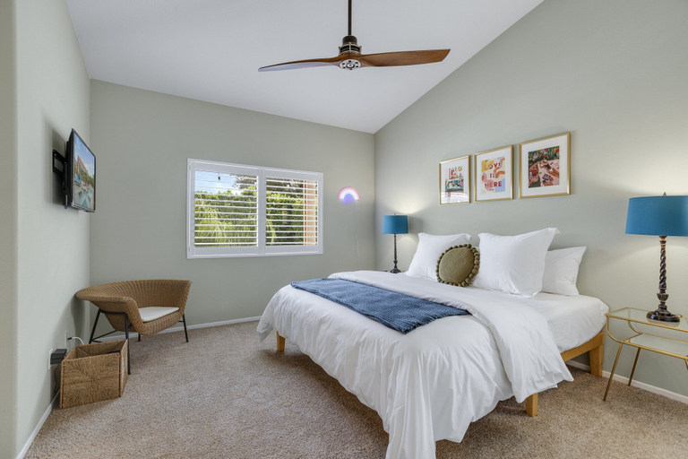 Room 5, The Cozy Vibe w/ Pool & Spa, Riverside