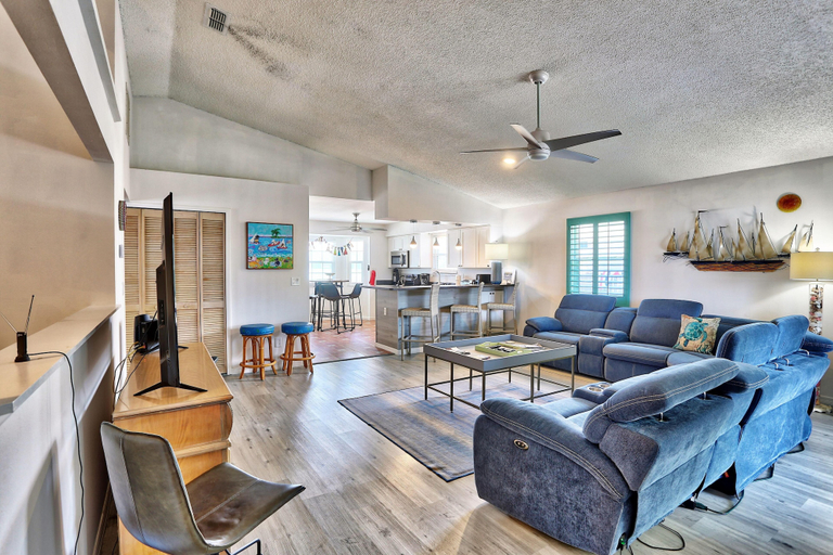 Living area 4, Beach Please, Pinellas