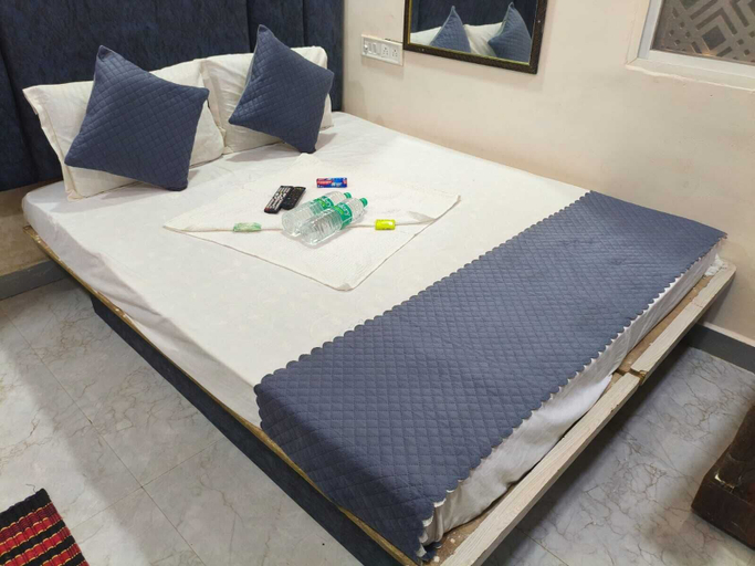 Room 4, Shri Radha hotels, Ujjain