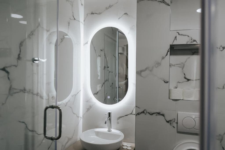 Bathroom 3, Hotel Kristal, Korçës