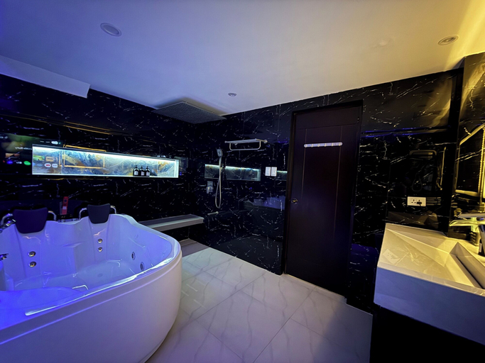 Bathroom 2, Kandi Suites 2BR with private Jacuzzi, Mabalacat