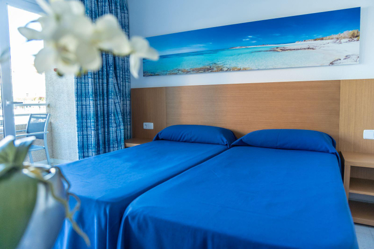 Bedroom 2, Hotel Club Cala Romani, Baleares