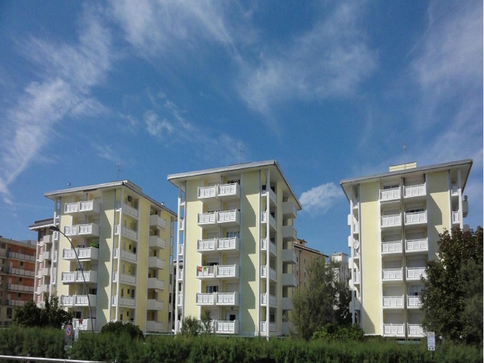 Others 4, Bibione apartment with side sea view, Venezia