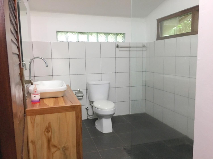 Bathroom 5, Pondok Anggrek Putih Homestay, Lombok