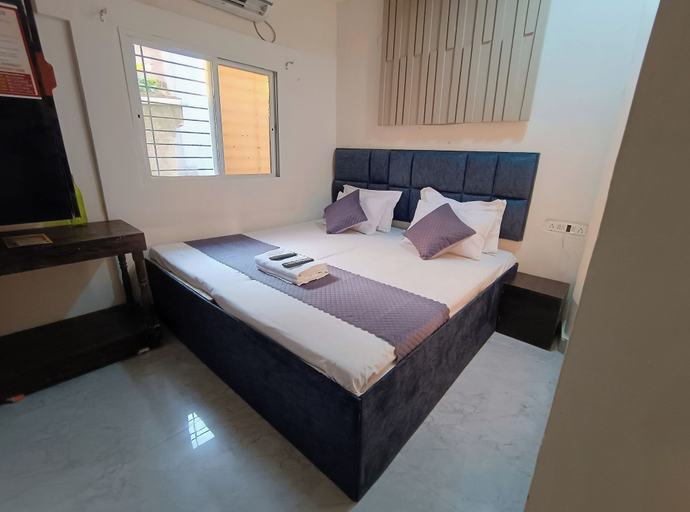 Room 5, Shri Radha hotels, Ujjain