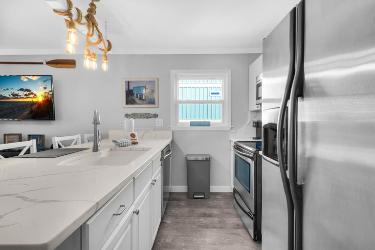 Private kitchen 5, Mardi's Cozy Townhouse, Escambia