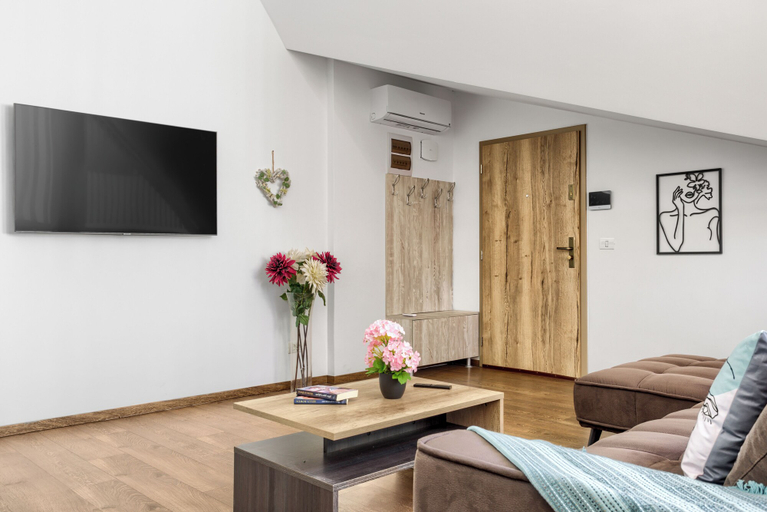 Living area 2, ARI Central Grand Apartments-Luxury Stay, Arad