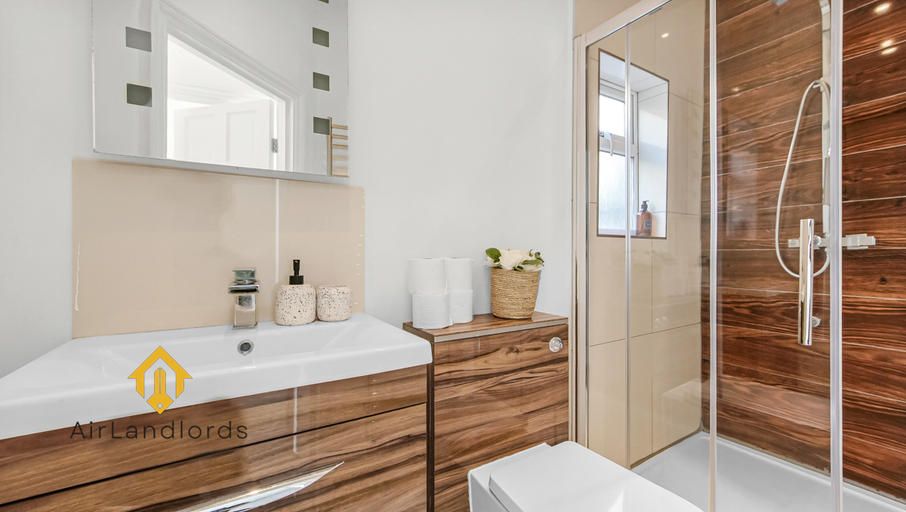 Bathroom, Exclusive 2Bedroom Flat near Loughborough Junction, London
