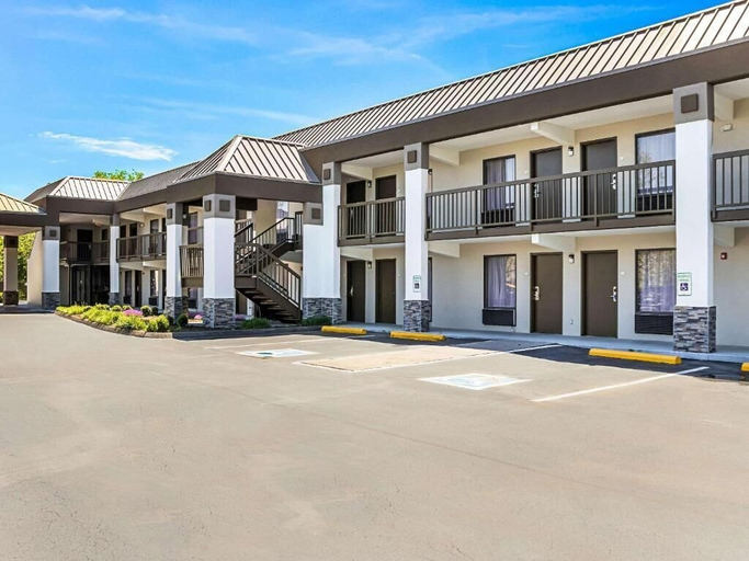Exterior & Views 5, Farragut Inn & Suites, Knox