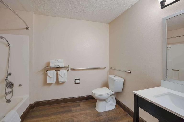 Bathroom 4, Rodeway Inn Colorado Springs, El Paso