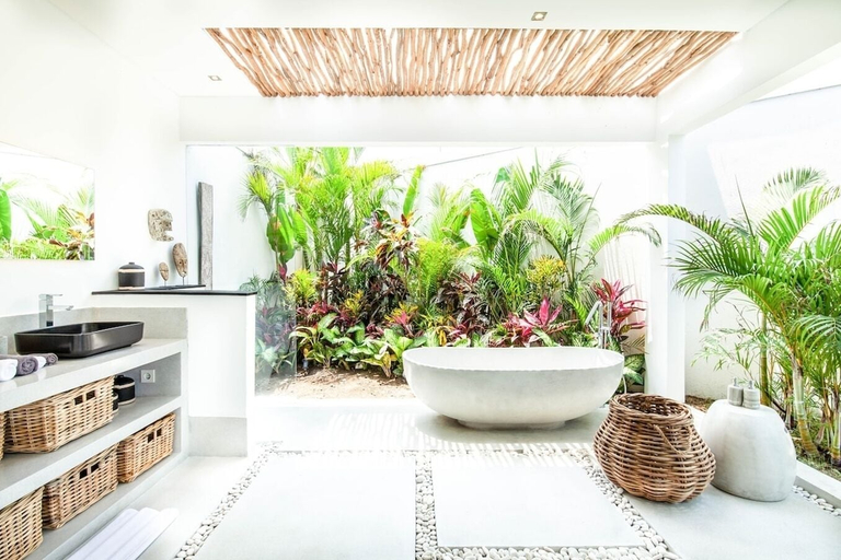 Bathroom 3, Chic 4BR Villa, 400m to Canggu Beachfront, Badung