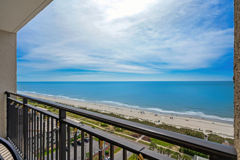 Balcony 5, Oceanfront Stay with Private Balcony, Horry