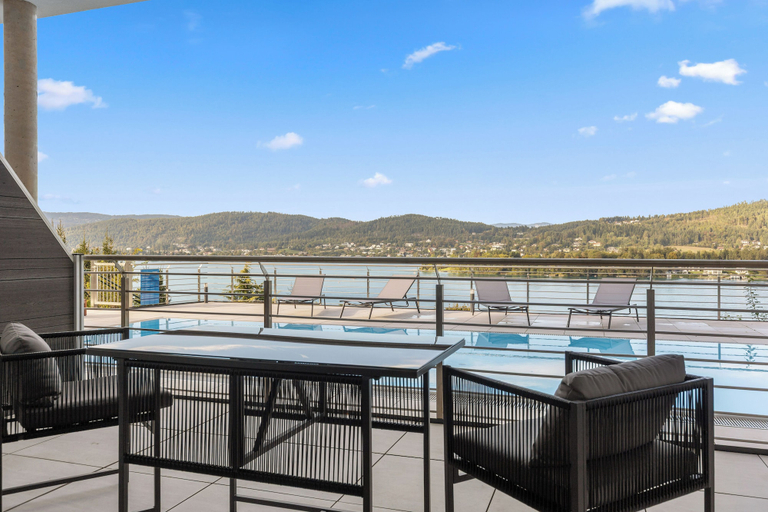 Balcony 3, Maria Blick Lake View Apartments, Klagenfurt Land