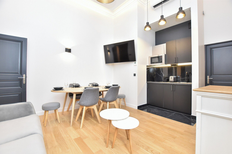 Interior, Charming Apartment - 2br/7p - Arc de Triomphe, Paris
