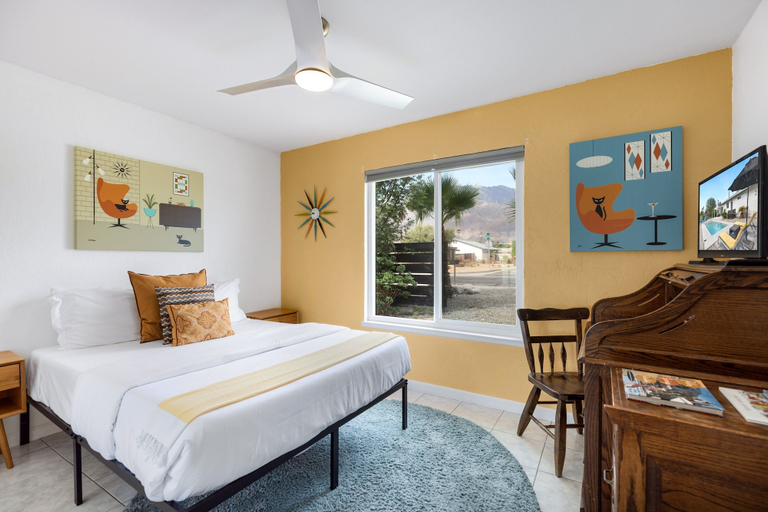 Room 5, Holiday Pool Paradise, Riverside
