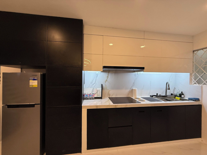 Private kitchen 5, Kandi Suites 2BR with private Jacuzzi, Mabalacat