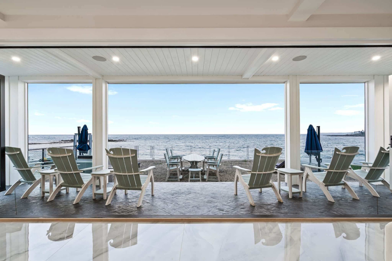 Outdoor dining 4, Brand New Home Ocean Views Wolf Appliances, York