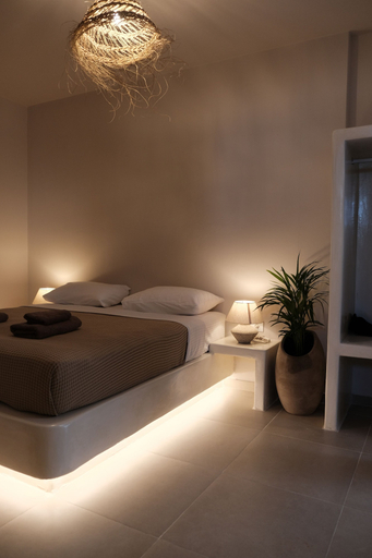 Room 2, Cycladic Charm, South Aegean