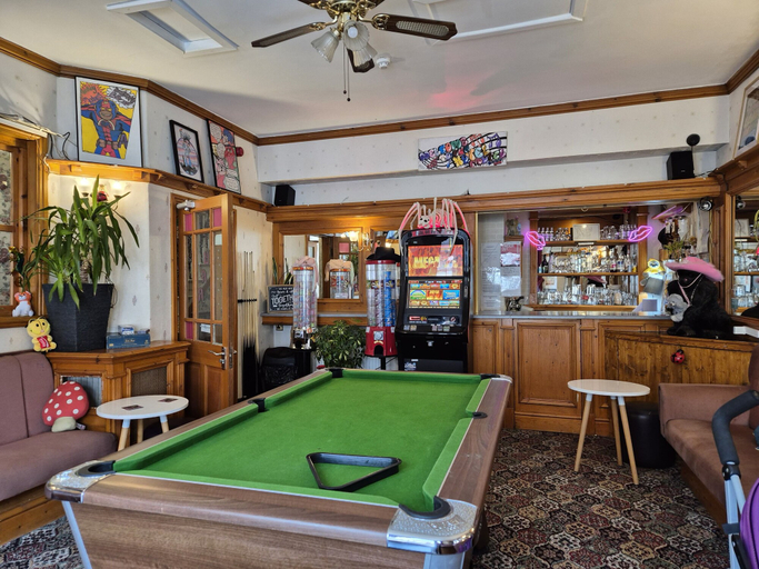 Others 3, Pine Lodge Hotel, Blackpool