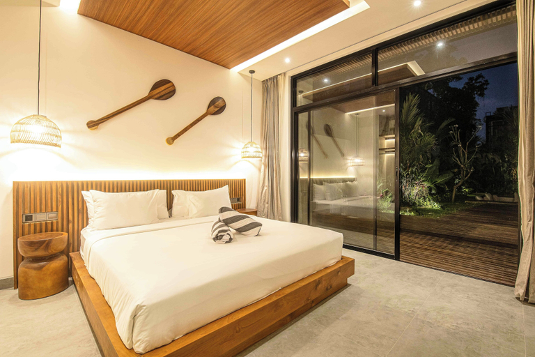 Exterior 3, Refined 5BR Contemporary Villa, 400m to the Beach, Badung