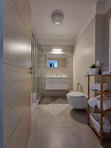 Bathroom 4, Onix Mamaia, Navodari