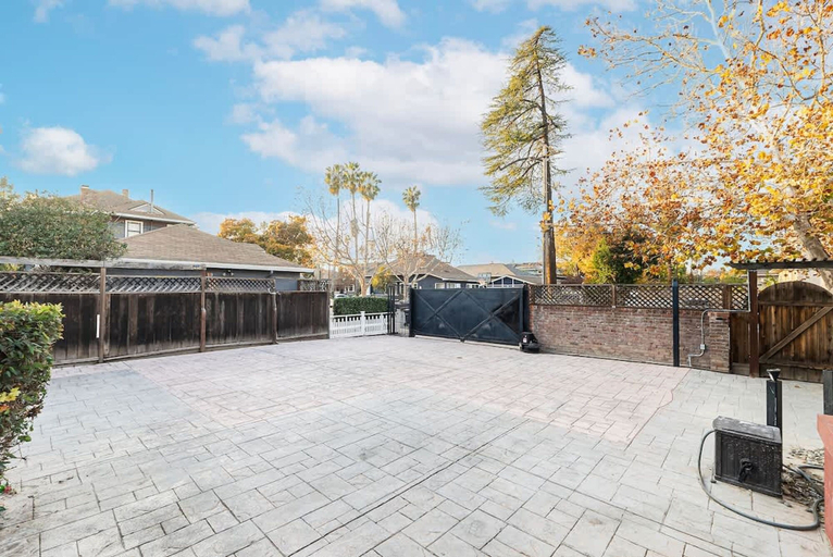 Room 4, SJ Downtown 5 BR Stunning House, Santa Clara
