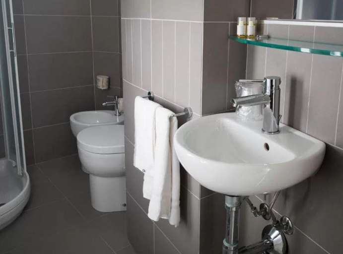 Bathroom, Hotel Atlas, Rimini