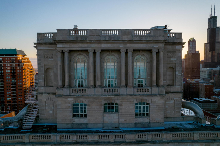 Exterior & Views