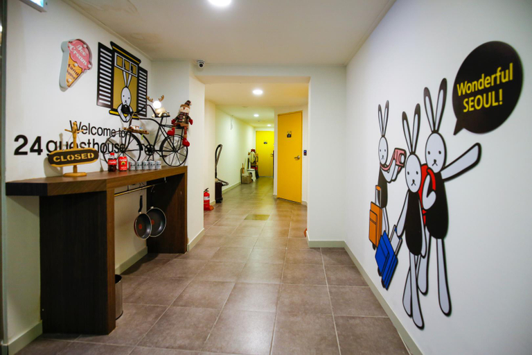 Others 5, Sinchon Apartments, Seodaemun