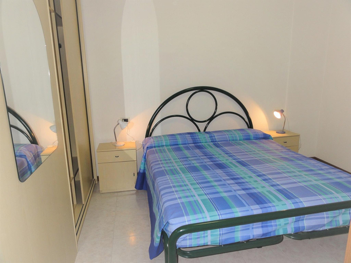 Bedroom, Beachside apartment with terrace, Venezia