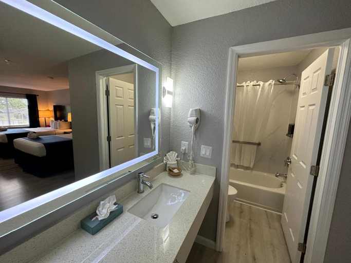 Bathroom 3, Lantern Inn & Suites - Sarasota, Manatee