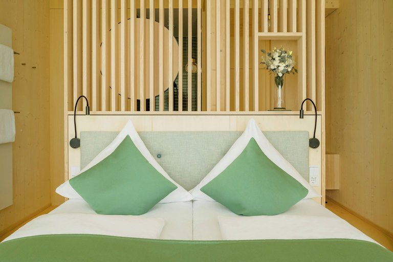Bedroom 4, Hotel Krone, Donau-Ries