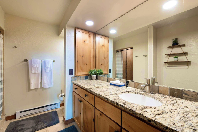 Bathroom 4, Mountain Retreat in Breckenridge, Summit