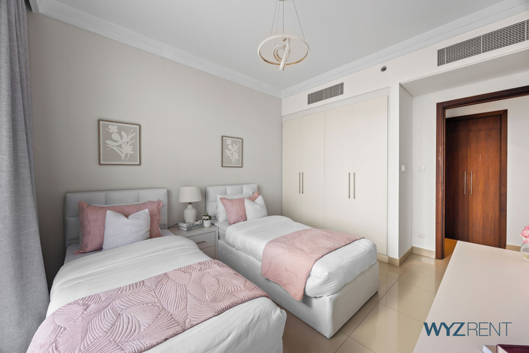 Room 2, WYZ RENT|Prestigious 3.5 BR in Boulevard, Dubai