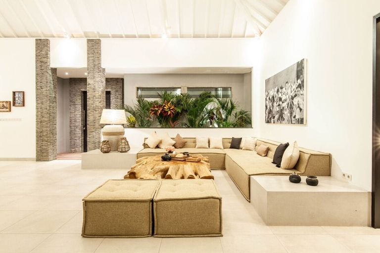Others 4, Chic 4BR Villa, 400m to Canggu Beachfront, Badung