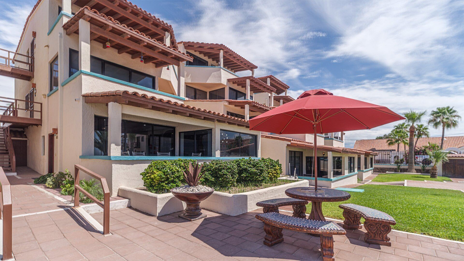 Property grounds, Las Gaviotas 436 Mid-century Ocean View Apartment, Puerto Peñasco
