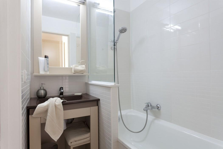 Bathroom 3, Residence Pierre & Vacances Les Parcs de Grimaud, Var