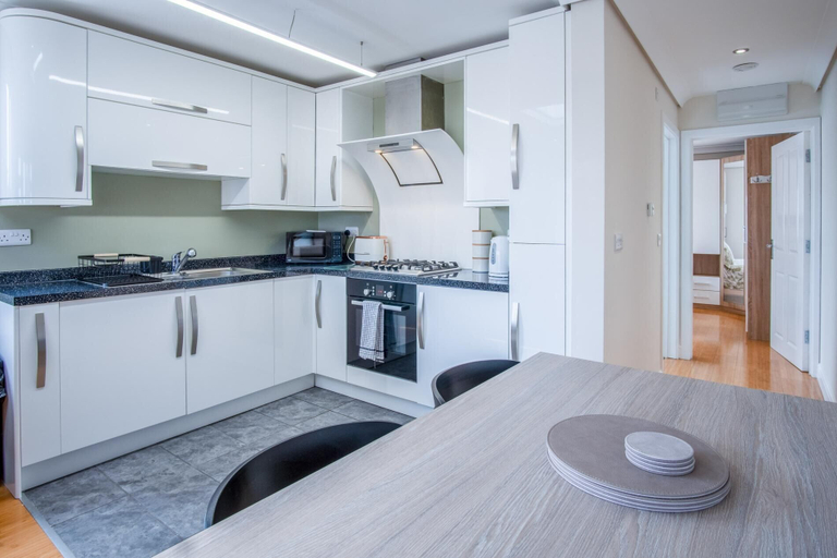 Private kitchen, Ridgeway Hideaway - 1 Bedroom Holiday Home - Manorbier, Pembrokeshire