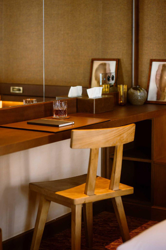 Interior view 5, Confidential Room 1, stone's throw from the Louvre, Paris